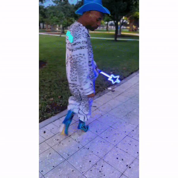 Mono de bandana con luces